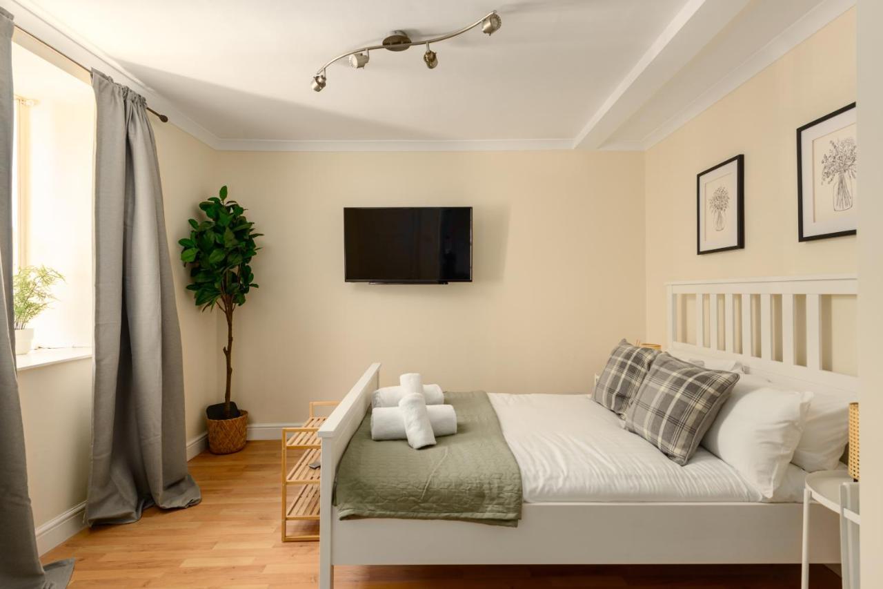 Dean Village Hideaway By Calton Living — Photos 1